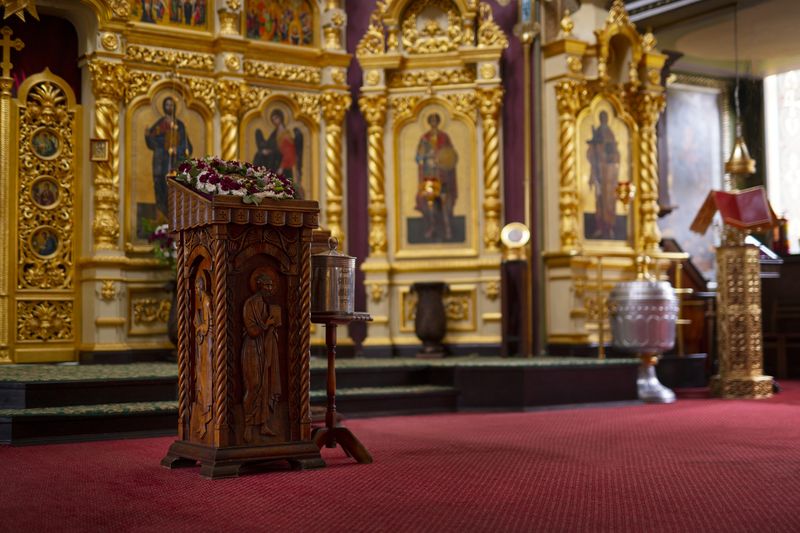 Cine sunt noii sfinți canonizați? 