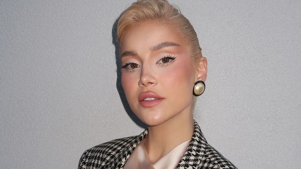 Alina Ceușan explică de ce a șters poza cu picioarele pe balustradă: ”A fost multă presiune”