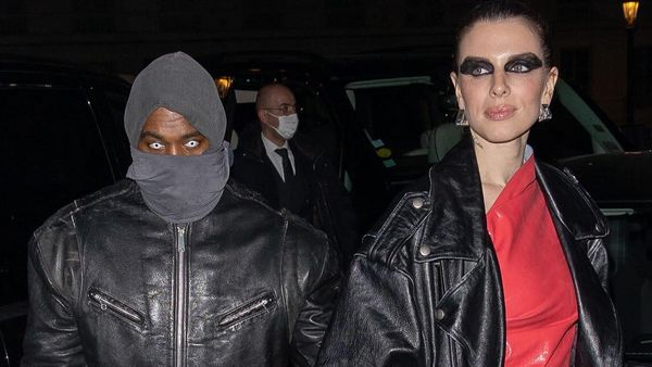 Julia Fox, fosta iubită a lui Kanye West, dezvăluiri șocante despre relația cu rapperul: &rdquo;Mă simțeam ca o maimuță de la circ din cauza ținutelor impuse de el&rdquo;