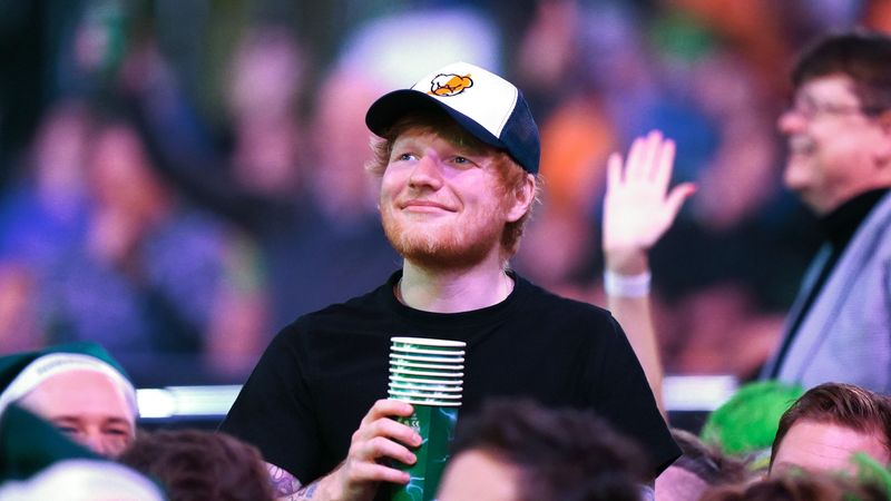 Ed Sheeran, probleme cu legea &icirc;n India! Politiștii l-au oprit &icirc;n plină stradă