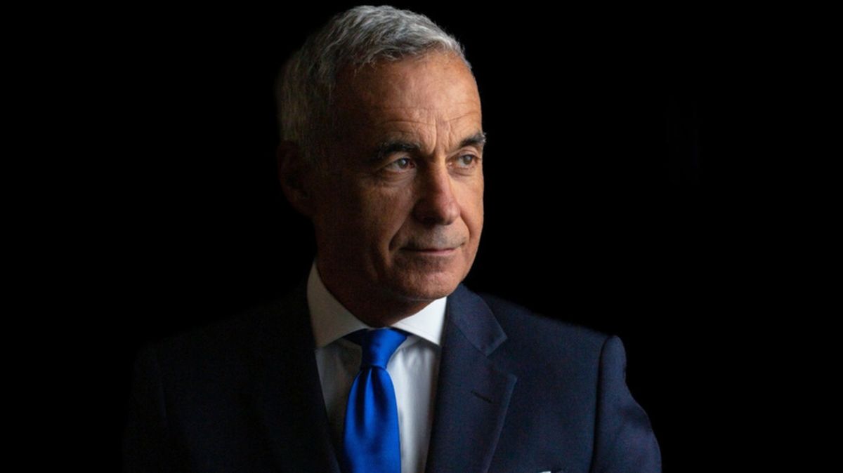 Călin Georgescu, ironizat de Marian Godină pentru jacheta de 1.500 de lei