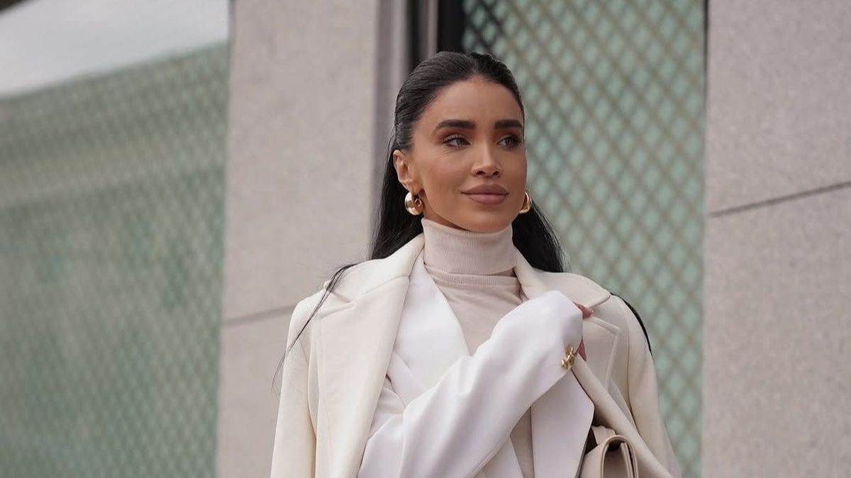 Adelina Pestrițu își scoate tatuajele 