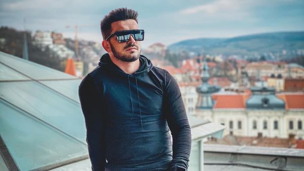 &Icirc;nmorm&acirc;ntarea lui Andrei Perneș. Gestul cutremurător făcut de sora t&acirc;nărului de 28 de ani l&acirc;ngă sicriu. Ți se rupe sufletul