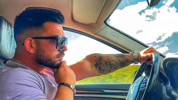 VIDEO Apariţie neaşteptată la &icirc;nmorm&acirc;ntarea lui Andrei Perneș: "Nu e importantă distanța. Deși sunt 1200 km"