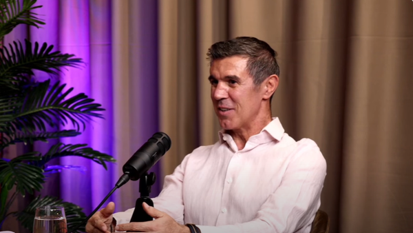 Mihai Leu, despre relația cu fiul său: "Am un băiat extraordinar".  De ziua fostului pugilist, Marco i-a făcut o mare surpriză