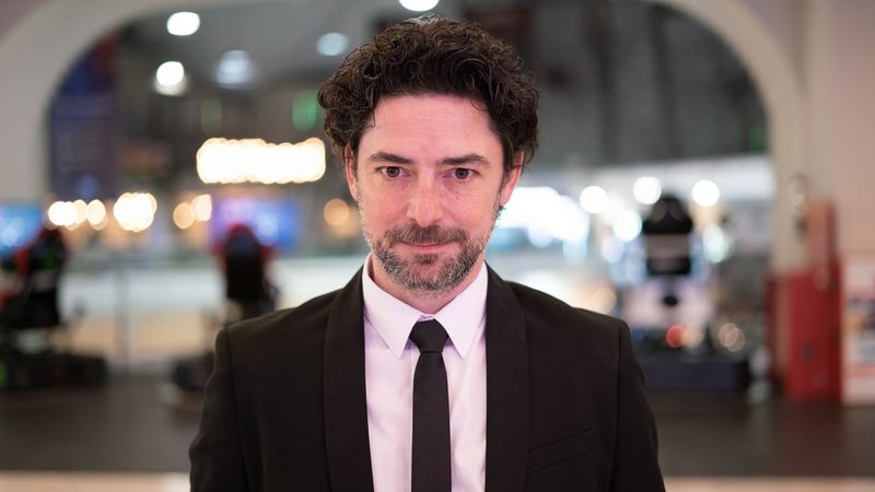 Cele două fetițe ale lui Dan Bordeianu s-au născut în aceeași zi, la patru ani distanță