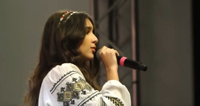 Mărguța a făcut spectacol pe scenă alături de Viorica de la Clejani