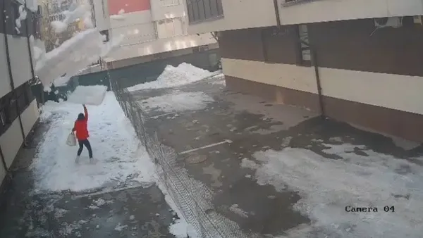 Cazul femeii lovită mortal de o bucată de gheață stârnește reacții în lanț. Cum putea fi evitată tragedia fatală
