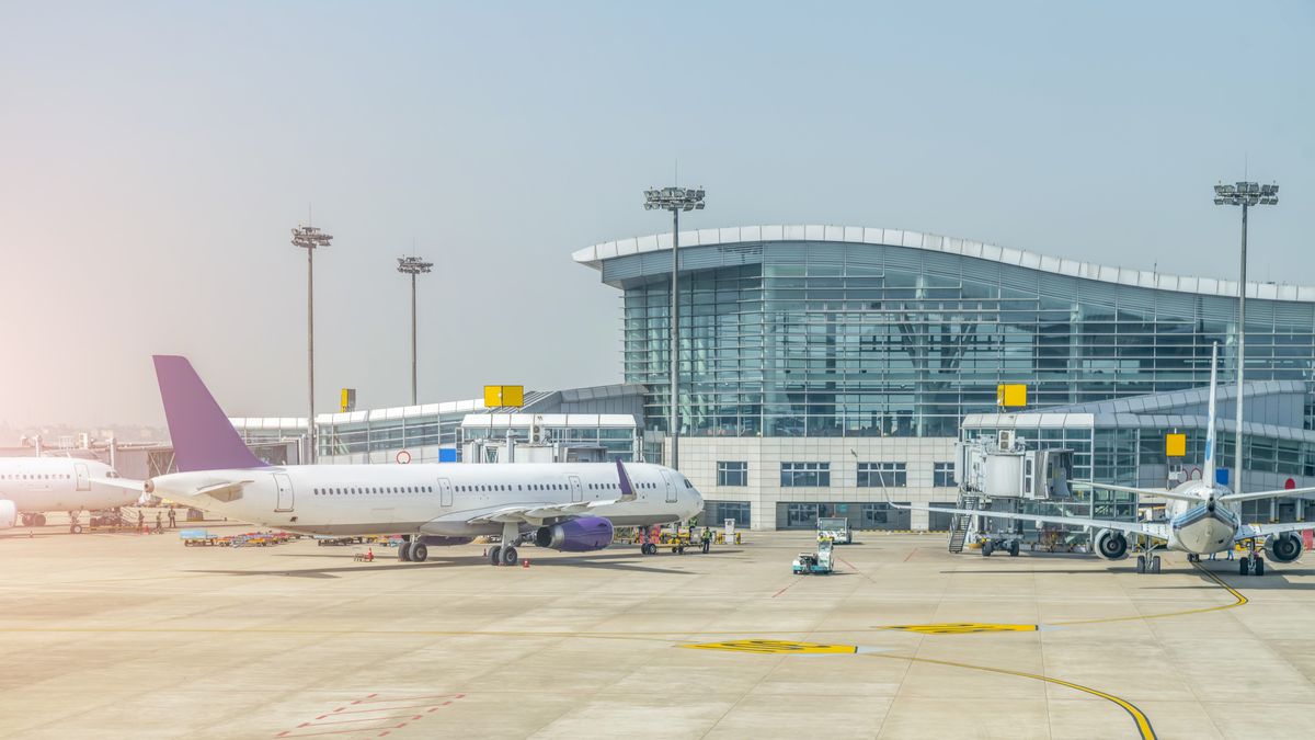 Un bebeluș a fost rănit pe pista aeroportului din Cluj 