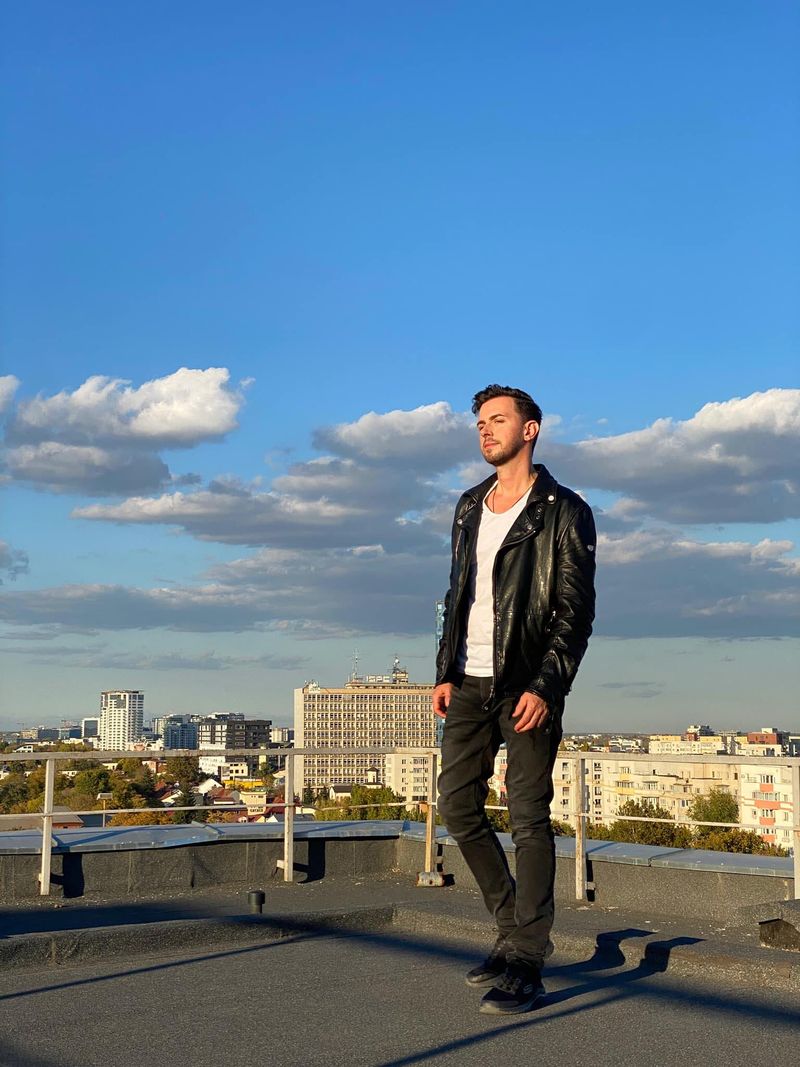 De ce a renunțat la viața din Elveția pentru a deveni star în România