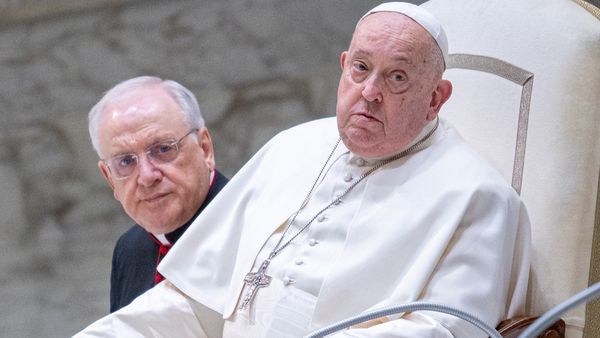 Starea de sănătate a Papei Francisc s-a agravat! Suveranul Pontif respira doar cu ajutorul aparatelor