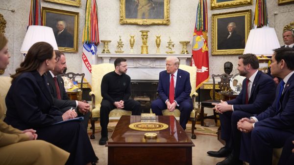 Află totul despre controversele &icirc;nt&acirc;lnirii dintre Zelensky și Trump: &bdquo;Nu muşca momeala. Nu lăsa presa sau pe altcineva să te bage &icirc;ntr-o dispută cu preşedintele Trump. Ceea ce face el astăzi este resetarea relaţiei"