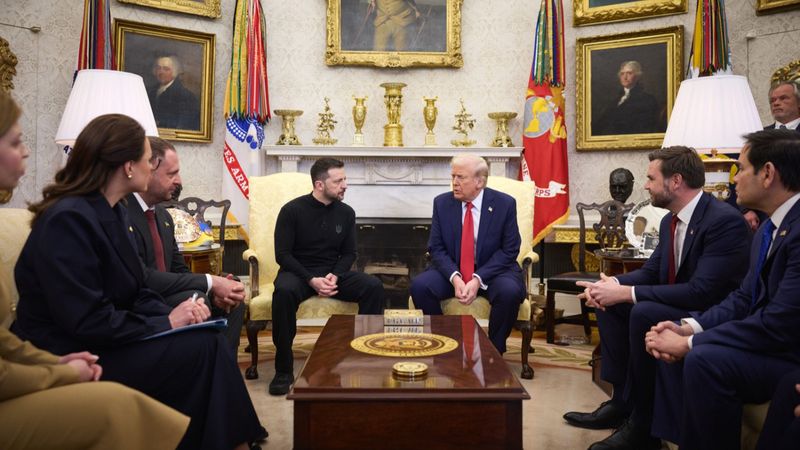 Află totul despre controversele &icirc;nt&acirc;lnirii dintre Zelensky și Trump: &bdquo;Nu muşca momeala. Nu lăsa presa sau pe altcineva să te bage &icirc;ntr-o dispută cu preşedintele Trump. Ceea ce face el astăzi este resetarea relaţiei"
