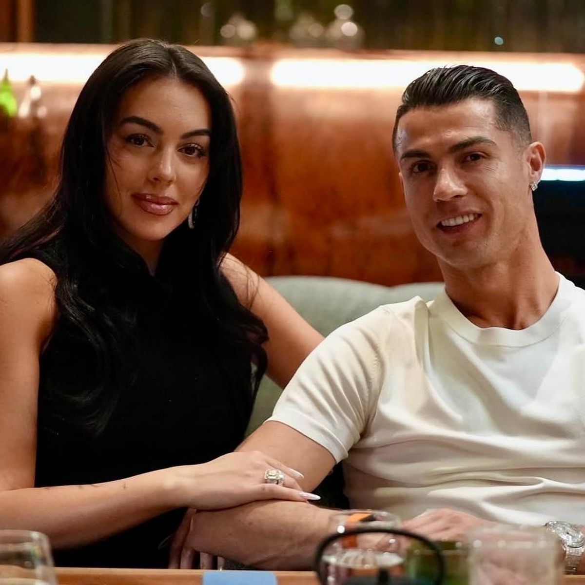Cristiano Ronaldo, acuzat de adulter!  Starul portughez riscă să fie urmărit penal şi să primească până la 99 de lovituri de bici