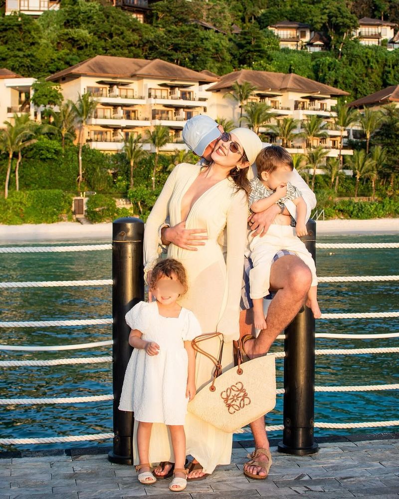 Emily Burghelea a anunțat că familia ei urmează să se mărească