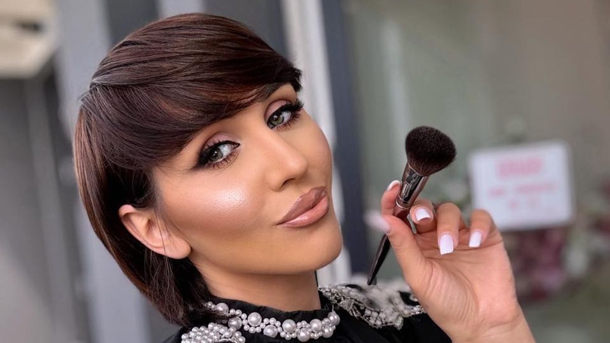 Cât costă un machiaj la Dana Roba?