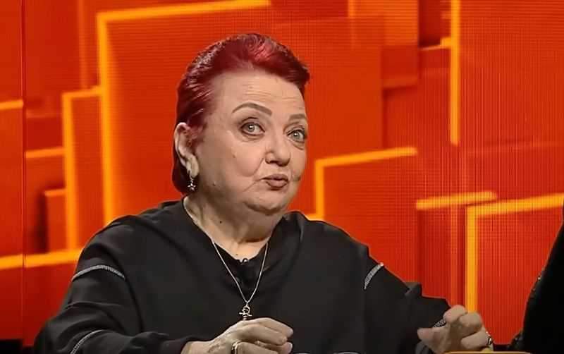 Apariţie neaşteptată la înmormântarea Minervei