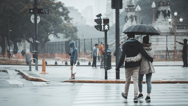 Vijelii și ploi torențiale, de joi p&acirc;nă s&acirc;mbătă! Meteorologii anunță schimbarea dramatică a vremii