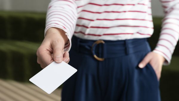 Când și unde vor fi eliberate primele cărți de identitate electronice?