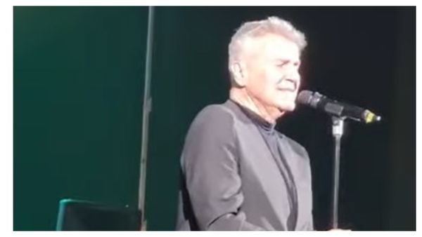 Dan Bittman, &icirc;n lacrimi pe scenă! Momentul care a emoționat o sală &icirc;ntreagă