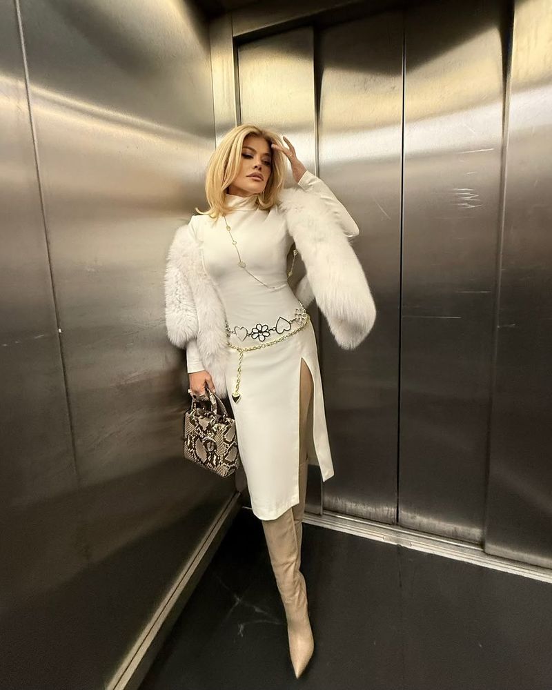 Loredana, ipostază bizară în mediul online 