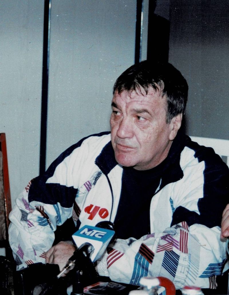 A murit marele Vasile Simionaș