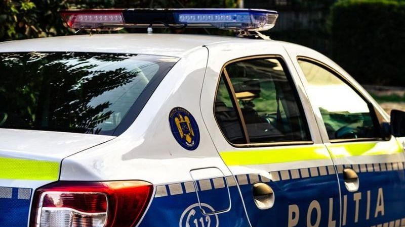 Sicriu cu mort abandonat în câmp 