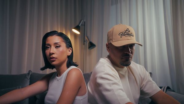 PUYA & NICOLE CHERRY - E Vina Mea