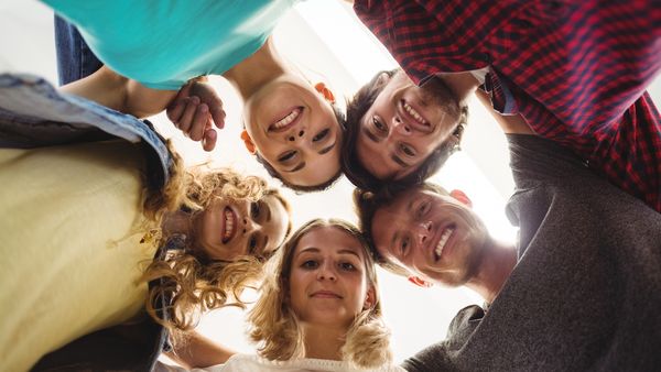 20 martie, Ziua Internațională a Fericirii. Cine sunt locuitorii cei mai fericiți de pe Păm&acirc;nt