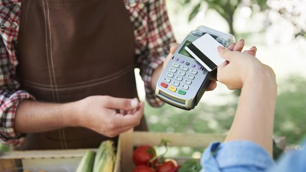 Tichete de masă 2025: Valoarea bonurilor oferite angajaților din Rom&acirc;nia se majorează din luna aprilie