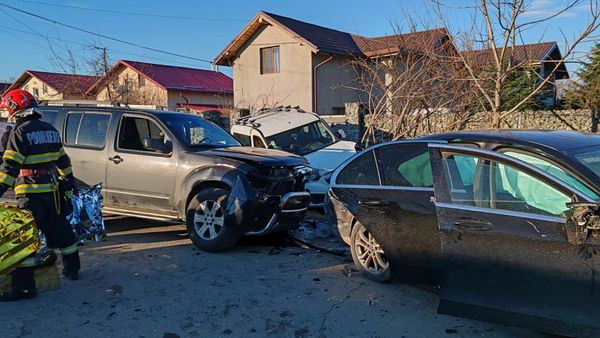 Cine este primarul care a murit într-un grav accident în care au fost implicate trei mașini