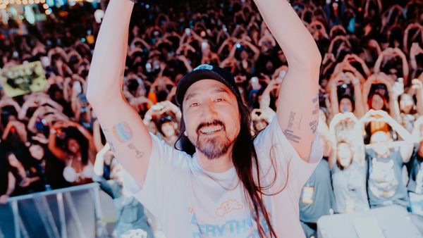 Steve Aoki, din nou &icirc;n Rom&acirc;nia. Artistul vine vineri, pe 21 martie, la &bdquo;Don&rsquo;t Let Daddy Know&rdquo; (DLDK), unul dintre cele mai populare festivaluri de muzică electronică din lume 
