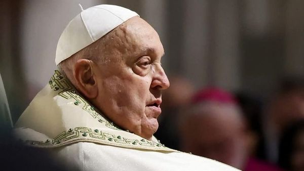 Ce se &icirc;nt&acirc;mplă cu Papa Francisc? Declarația unui cardinal st&acirc;rnește &icirc;ngrijorare mondială