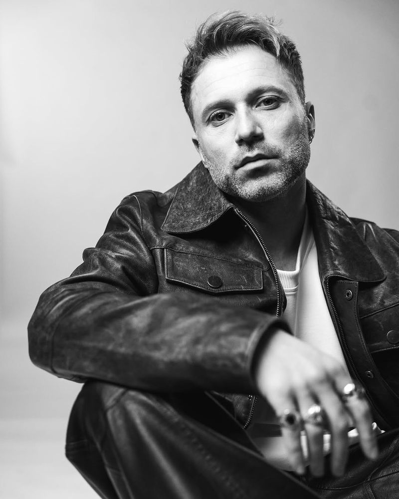 Cine este DJ-ul Andrew Dum? 