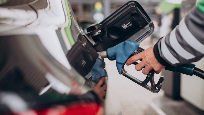 C&acirc;t costă un litru de benzină, motorină și GPL, azi, 25 martie 2025