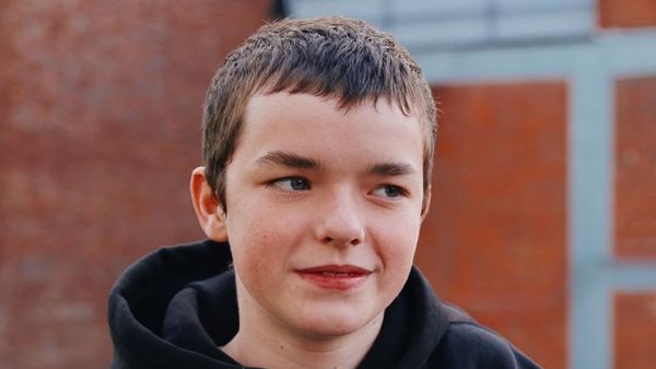 Cine este Owen Cooper, starul-revelație din cel mai aclamat serial de pe Netflix "Adolescence". A obținut un rol și în mult așteptata producție "La răscruce de vânturi"