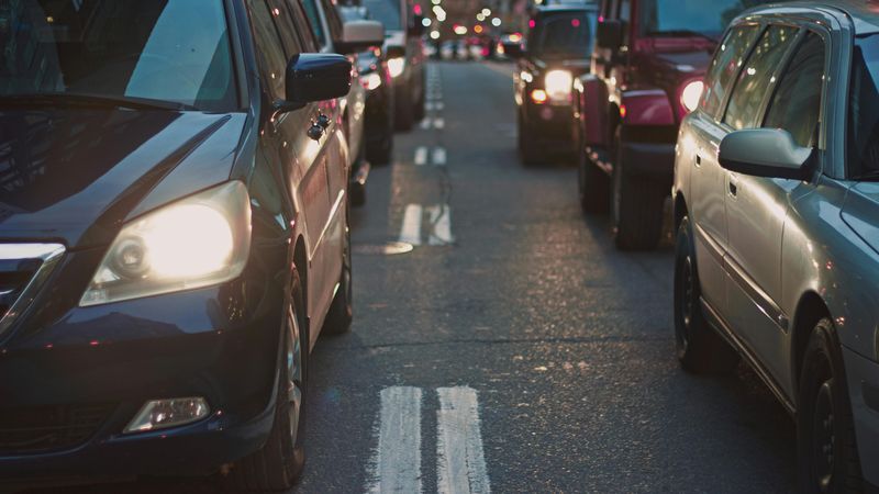 Șoferii rom&acirc;ni, &icirc;n pericol: Noile reguli UE pot duce la suspendarea permisului auto!