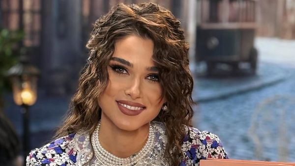 Ce a pățit tatăl lui Theo Rose atunci când a fost în public pentru prima dată la un concert susținut de artistă: „Nici n-a putut ajunge la mine prin mulțime”