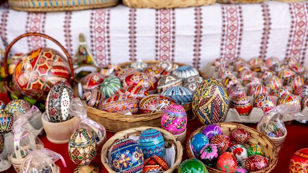 C&acirc;nd se deschide T&acirc;rgul &rdquo;Tradiții și Flori de Sărbători&rdquo;? Vizitatorii se vor bucura de produse tradiționale, obiecte festive, spectacole, ateliere și recitaluri instrumentale