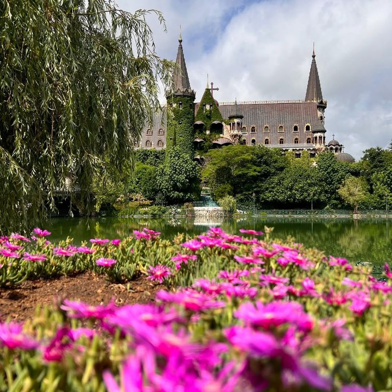 Castelul Ravadinovo se numără printre cele mai apreciate atracții turistice din Bulgaria 