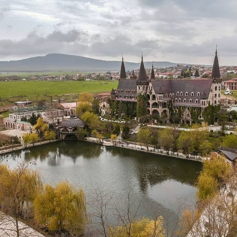 Ce trebuie să știi despre Castelul Ravadinovo?
