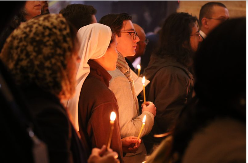 Ce sărbători cu cruce roșie au loc în aprilie 2025? 