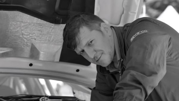 A murit Cornel Zamfirescu, pilotul legendar al „Cornelușei”