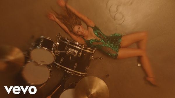 Miley Cyrus lansează piesa "End of the World". Ce spune artista despre noul single