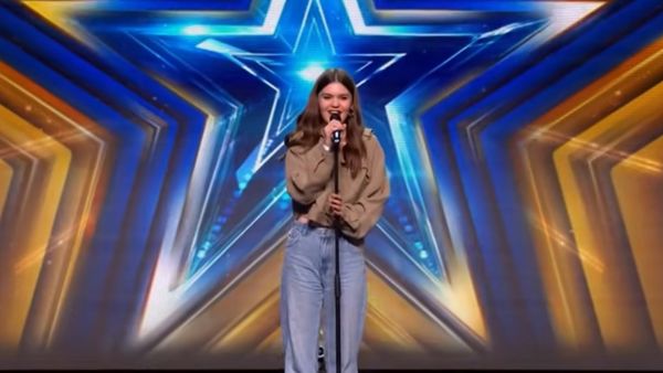 Cine este rom&acirc;nca de 14 ani care a făcut istorie la &bdquo;Britain&rsquo;s Got Talent&rdquo;. A obținut cel mai rapid &bdquo;Golden Buzzer&rdquo; din istoria show-ului