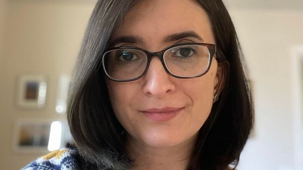 Andreea Mottram, „îngerul copiilor cu autism”, ucisă de fiica adoptivă. Ultimele ei cuvinte: „Binele atrage după sine binele”