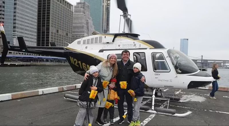 Trei copii și părinții lor au murit