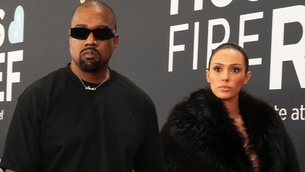 Kanye West și Bianca Censori, din nou &icirc;mpreună? Cei doi au fost surprinși la cină &icirc;n Spania