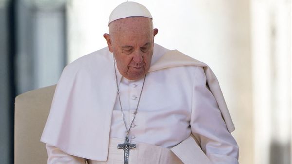 Ce spune strania profeție a Sf&acirc;ntului Malachia despre Papa Francisc. Ar putea fi ultimul papă &icirc;nainte de Apocalipsă?