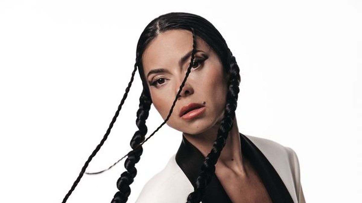 INNA dă startul turneului european Echoes cu un moment emoționant pe străzile Parisului